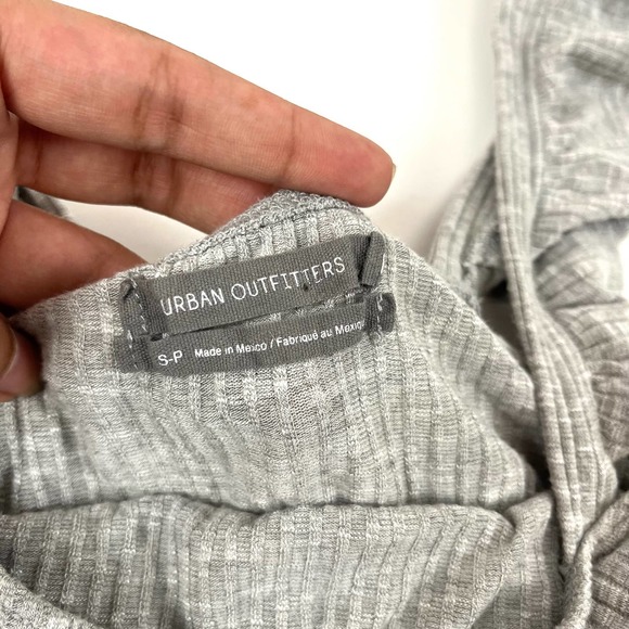 Grey Urban Outfitters Crop Top - Picture 3 of 4